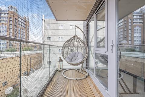 2 bedroom flat for sale, 10 Chatfield Road, London, SW11