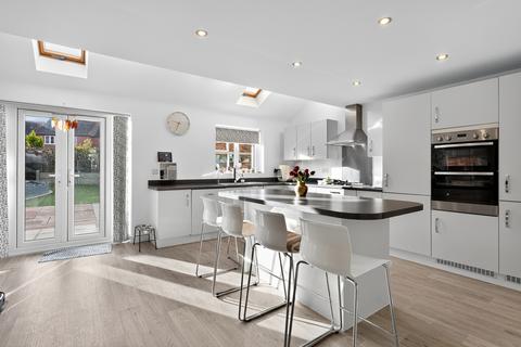 4 bedroom detached house for sale, Scarborough Close, Grantham, NG31