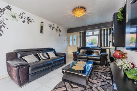 Redrose Crescent, Manchester, M19