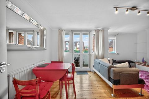 2 bedroom flat for sale, Grove Road, London, SW13