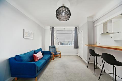 1 bedroom flat for sale, Balham High Road, London, SW17