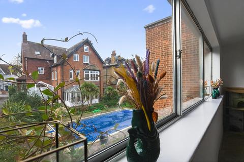 undefined, Thrale Road, London, SW16
