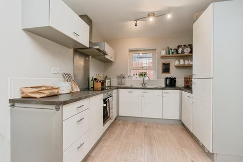 3 bedroom end of terrace house for sale, Melville Drive, Castleford, WF10