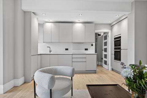 2 bedroom flat for sale, Brixton Hill, London, SW2