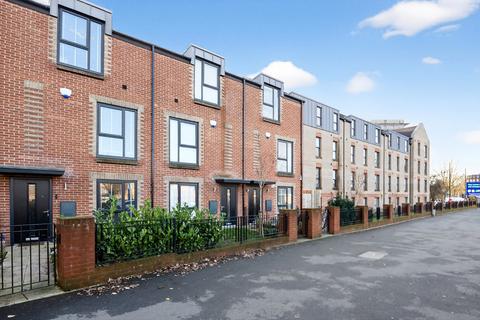undefined, Oldham Road, Manchester, M40