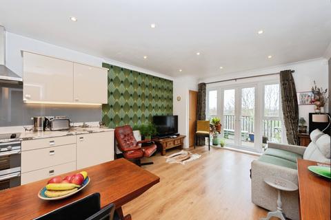 1 bedroom flat for sale, St. Catherines Close, London, SW20