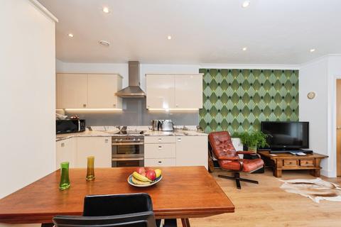 1 bedroom flat for sale, St. Catherines Close, London, SW20