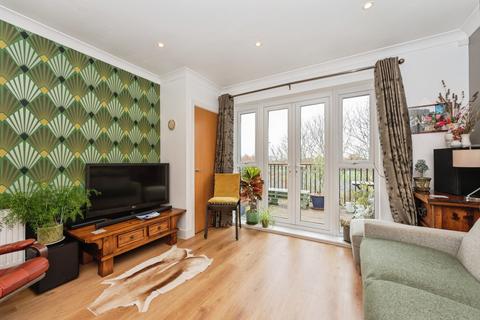 1 bedroom flat for sale, St. Catherines Close, London, SW20