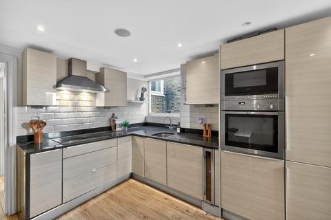 3 bedroom terraced house for sale, Wimbart Road, London, SW2