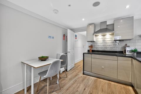3 bedroom terraced house for sale, Wimbart Road, London, SW2