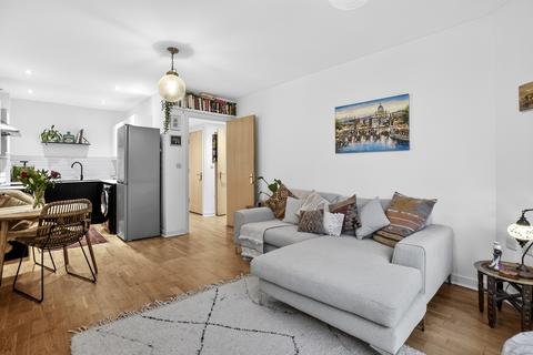 352 Queenstown Road, London, SW11