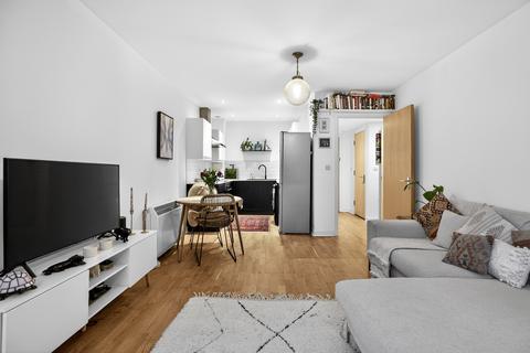 1 bedroom flat for sale, 352 Queenstown Road, London, SW11