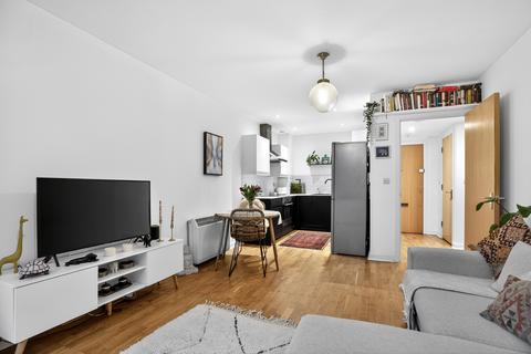 1 bedroom flat for sale, 352 Queenstown Road, London, SW11