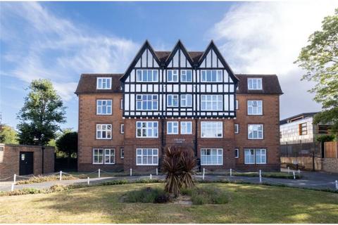streatham close, London, SW16
