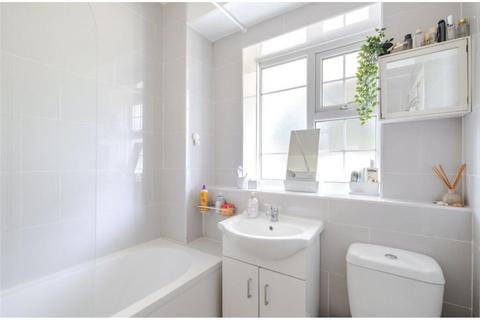 1 bedroom flat for sale, streatham close, London, SW16