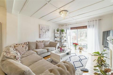 3 bedroom semi-detached house for sale, Parrenthorn Road, Manchester, M25