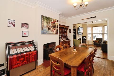 4 bedroom end of terrace house for sale, Cobden Road, Chesterfield, S40