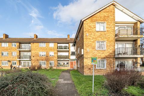 undefined, Croyde Avenue, Hayes, UB3