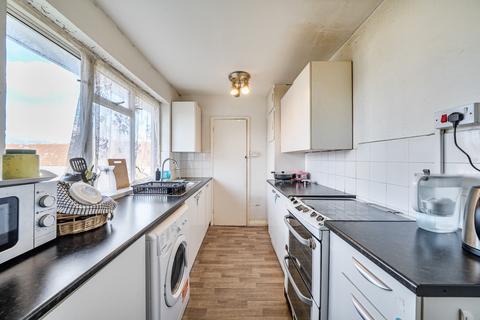 undefined, Croyde Avenue, Hayes, UB3