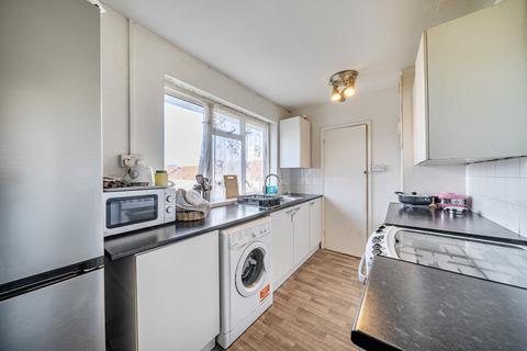 undefined, Croyde Avenue, Hayes, UB3