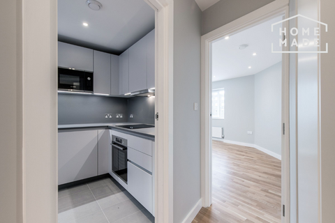 4 bedroom flat to rent, Willesden Lane, NW2