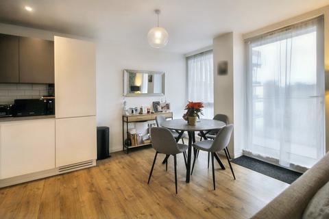 2 bedroom apartment to rent, Grand View, Farnborough, Hampshire, GU14