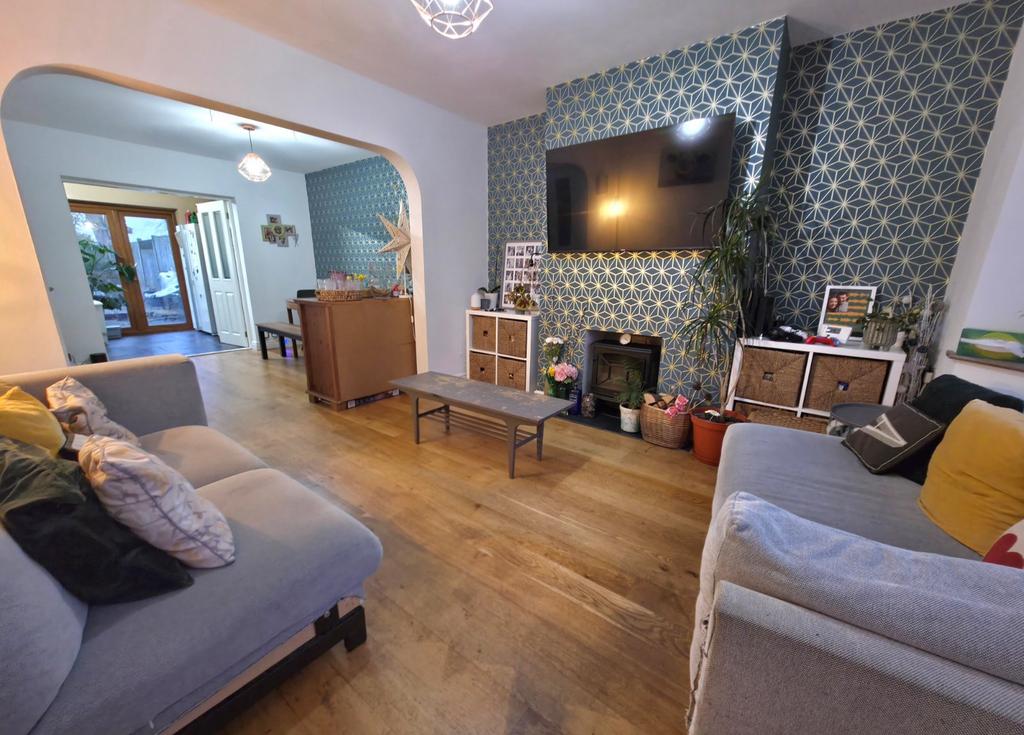 Lounge/Dining Room