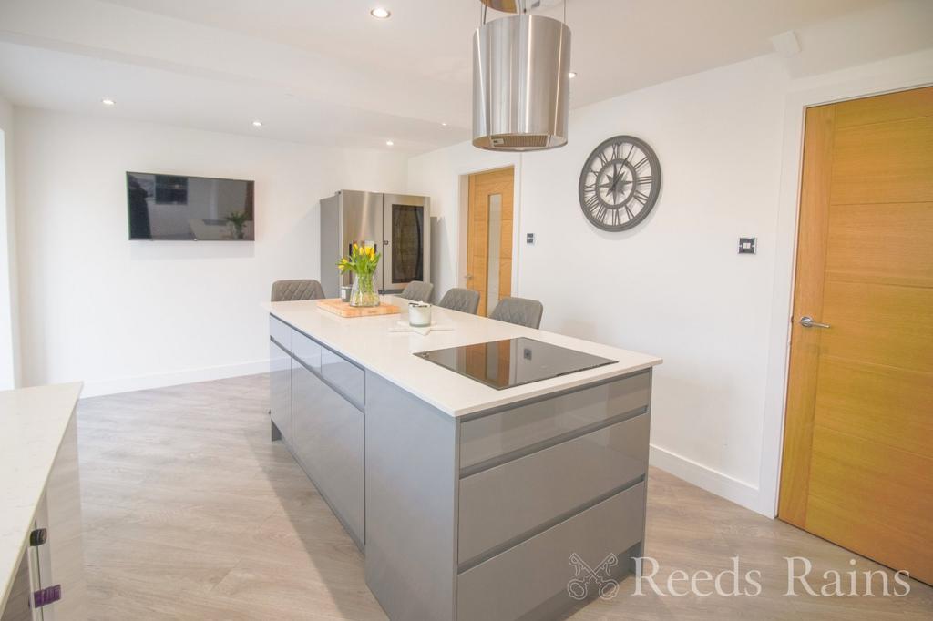 Open Plan/Kitchen