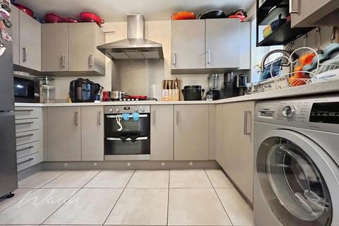 4 bedroom terraced house to rent, Crabapple Road Tonbridge TN9