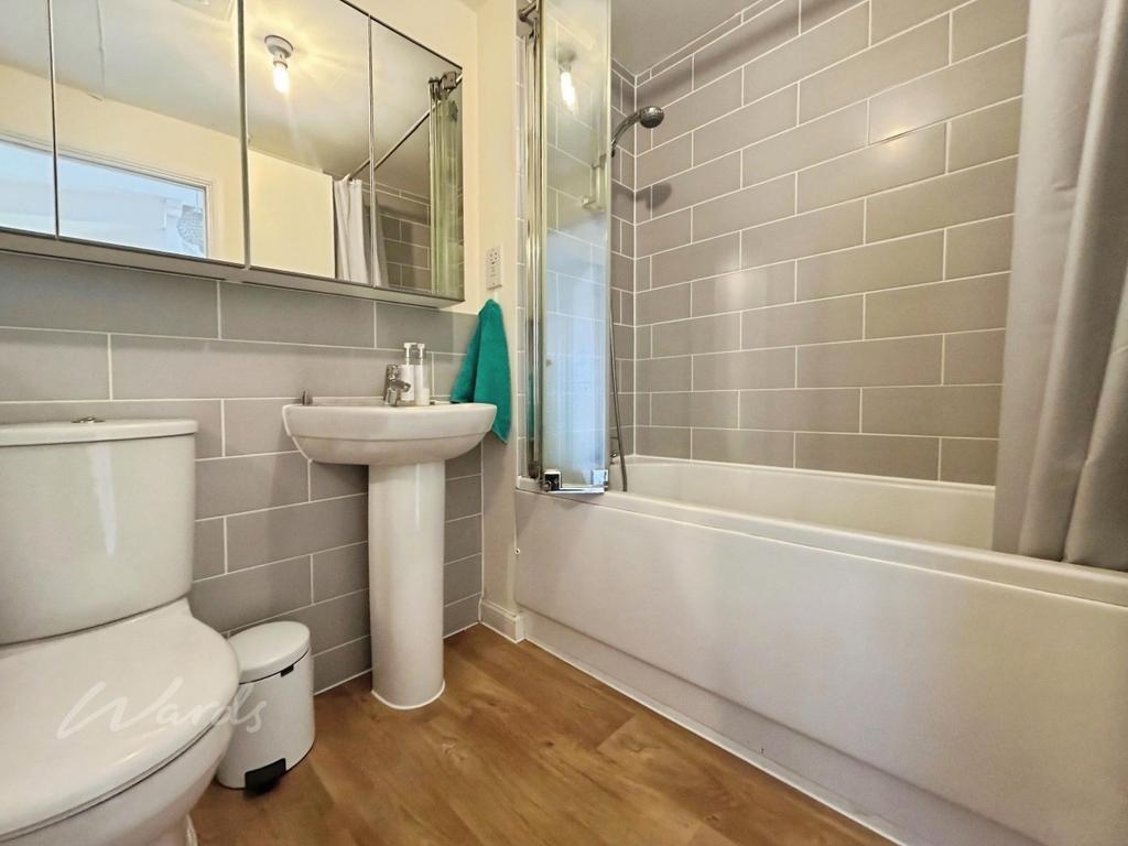 Bathroom crabapple