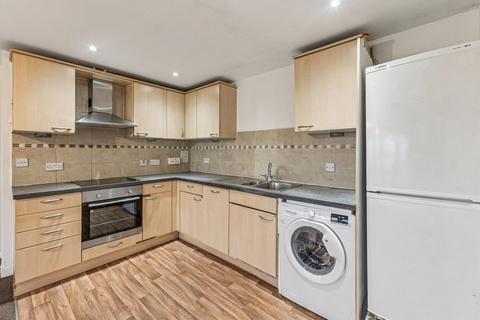 2 bedroom flat to rent, St. Georges Way, London SE15