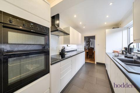 4 bedroom semi-detached house for sale, Wheatash Road, Addlestone, Surrey, KT15