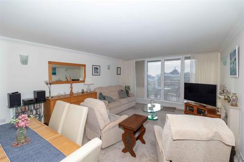 2 bedroom apartment for sale, Steyne Gardens, Worthing