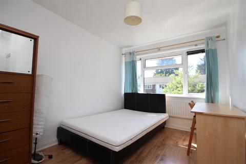 undefined, Guildford Park Avenue, Guildford