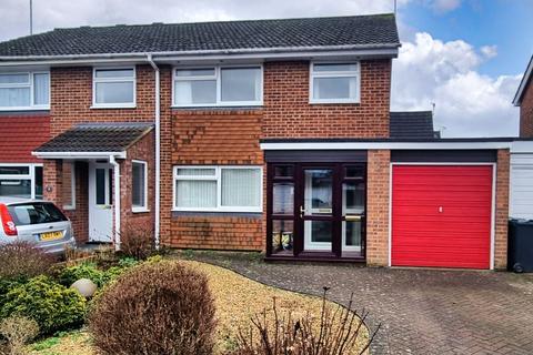 3 bedroom semi-detached house for sale, Horley, Surrey, RH6