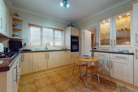 4 bedroom house for sale, Rosemullion Avenue, Milton Keynes MK4