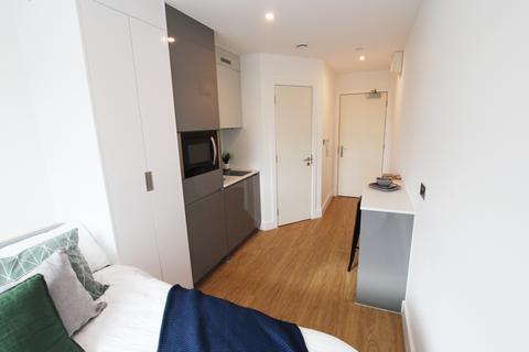 1 bedroom apartment to rent, Chester Road, Manchester M16