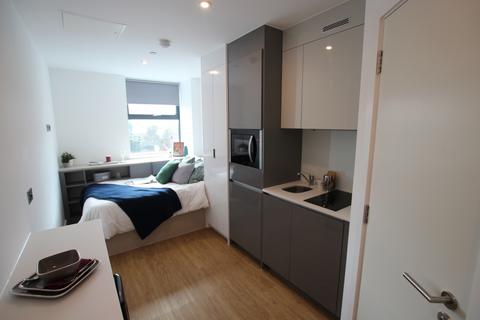 1 bedroom apartment to rent, Chester Road, Manchester M16