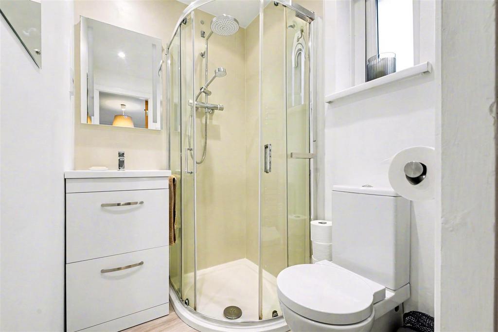 Ensuite (2).jpg