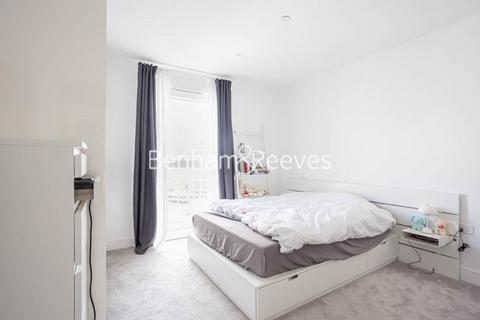 2 bedroom apartment to rent, Pegler Square,  Kidbrooke SE3