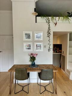 1 bedroom flat for sale, Belsize Avenue, London, NW3