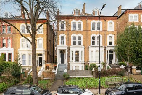 1 bedroom flat for sale, Belsize Avenue, London, NW3