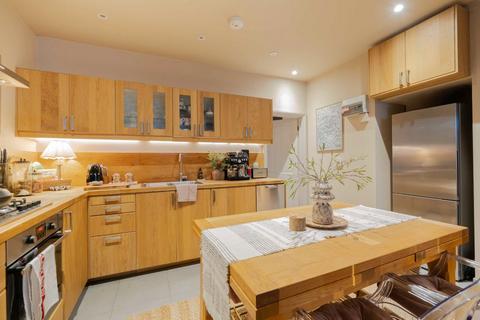 1 bedroom flat to rent, St. Georges Square, London SW1V