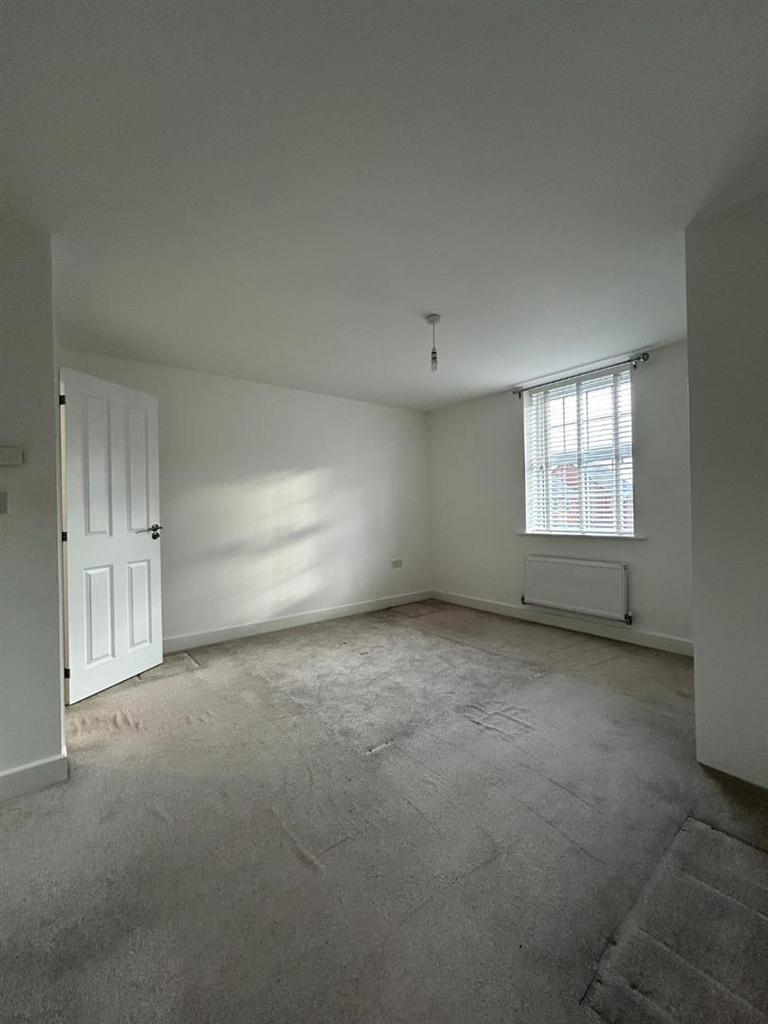 17 - Bedroom 2.jpeg