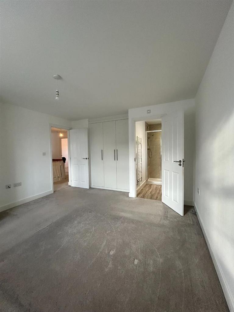 19 - Bedroom 2 .jpeg