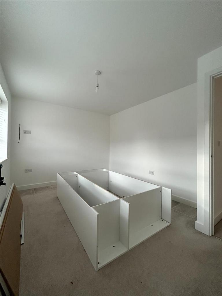 21 - Bedroom 3.jpeg