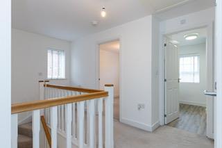 21 - Landing - 5 White Iris Place-9.jpg