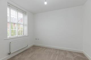 4 - Study Bedroom 5 - 5 White Iris Place-14.jpg