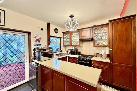 3 bedroom end of terrace house for sale, Penderel Road, Hounslow TW3