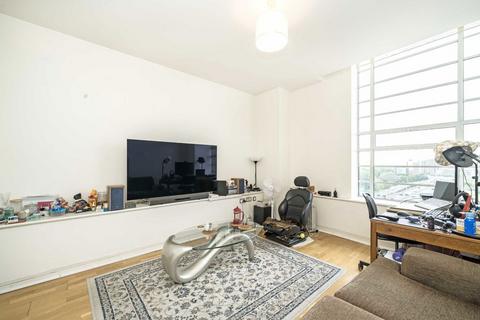 undefined, Great West Road, Brentford TW8